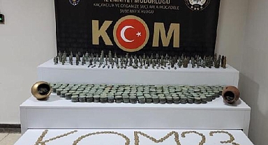 Elazığ'da 'Tarihi Eser' Operasyonu: 2 Bin 900 Sikke ile 131 Heykelcik Ele Geçirildi