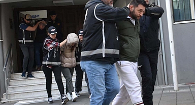Eşine Kutuda Araba Hediye Eden Holding Sahibi Nitelikli Dolandırıcılık Suçundan Tutuklandı