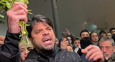 Gökhan Zan'dan Hatay'daki Anma Törenlerine Gelen AKP'lilere Tepki: 3 Gün Bizi Terk Ettiniz Ölüme, İstemiyoruz Sizi