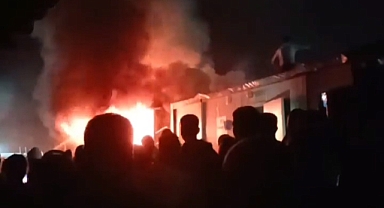 Hatay'da Depremzedelerin Kaldığı Konteyner Kentte Yangın