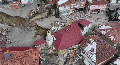 Heyelanın Vurduğu Köyde Konutlara Giriş Yasaklandı: 4 Ev ve 1 Cami Çöktü
