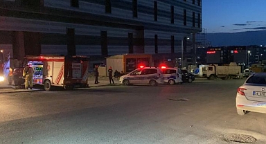 İstanbul'da Asansörle Duvar Arasında Sıkışan 17 Yaşındaki İşçi Hayatını Kaybetti