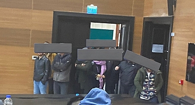 İstanbul Üniversitesi Amfide Ders İzleyenlerin Halk Değil Yapımcılar Olduğunu İddia Etti