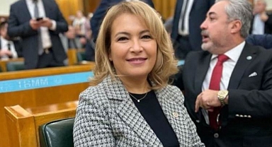 İYİ Parti'den İstifa Eden İstanbul Milletvekili Ayşe Sibel Yanıkömeroğlu, Deva Partisi'ne Katıldığı İddialarını Reddetti