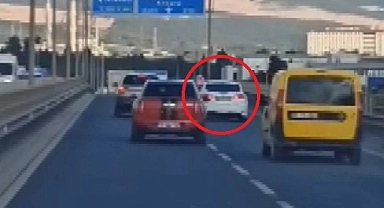 İzmir'de Trafikte Makas Atarak Ölüme Davetiye Çıkaran Sürücü Yakalandı: 2 Bin 109 TL Para Cezası Kesildi