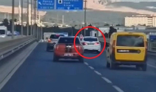 İzmir'de Trafikte Makas Atarak Ölüme Davetiye Çıkaran Sürücü Yakalandı: 2 Bin 109 TL Para Cezası Kesildi