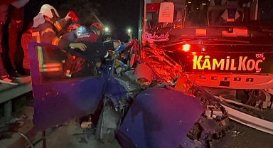 İzmir'de Yolcu Otobüsü, Çarptığı Otomobili 200 Metre Sürükledi: Otomobilin Sürücüsü Kurtarılamadı