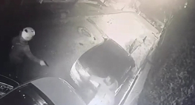 Kadıköy'de Müşterinin Otomobilini Çalmaya Çalışan Hırsız, Engellemeye Çalışan Valeye Silah Çekti