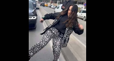 Kartal'da Bir Kadın, Arkadan Çaptığı Aracı Tekmeledi, Aracı Uzun Süre Takip Ettikten Sonra Önünü Kesip Tehdit Etti