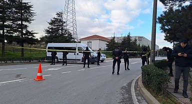 Kocaeli'de Bir Şahıs Fabrikayı Basıp İşçileri Rehin Aldı 