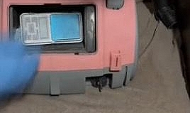 Küçükçekmece'de Bir Eve Düzenlenen Operasyonda Elektrikli Süpürge İçine Saklanmış Uyuşturucu Madde Bulundu
