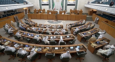 Kuveyt Emiri Sabah, Meclisi Feshetti