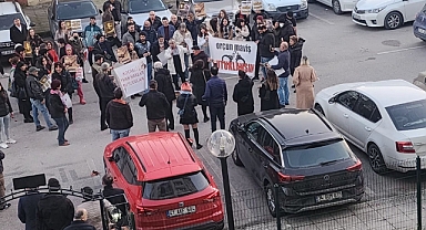 Oğlunu Isıran Başıboş Köpeği Öldürdüğü İçin Ceza Almamıştı: 'Köpek Lobisi', Babanın Evinin Önünde Eylem Yaptı