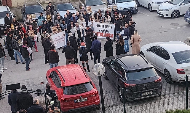 Oğlunu Isıran Başıboş Köpeği Öldürdüğü İçin Ceza Almamıştı: 'Köpek Lobisi', Babanın Evinin Önünde Eylem Yaptı
