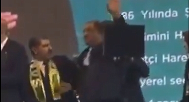 Şanlıurfa'daki Aday Tanıtım Günlerinde Cumhur İttifakı Adaylarının AKP'li Erdoğan'a Yakın Durma Yarışı Kameralara Yansıdı 