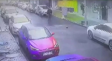Sultangazi'de Bir Şehir Eşkıyası, Sokak Ortasında Rastgele Ateş Etti: O Anlar Güvenlik Kamerasına Yansıdı