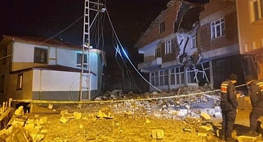 Tokat'ta Heyelan: Ev ve Yollarda Çatlaklar Oluştu, Cami Yıkıldı