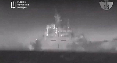Ukrayna, Rus Çıkarma Gemisi Caesar Kunikov'u Kırım'da İmha Etti: 2015 Yılında Gemi Personeli, İstanbul Boğazı'ndan Geçerken Füze ile Poz Vermişti