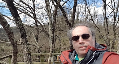 Uludağ Yolunda 'Selfie' Çekerken Minibüsün Çarpmasıyla Hayatını Kaybetti