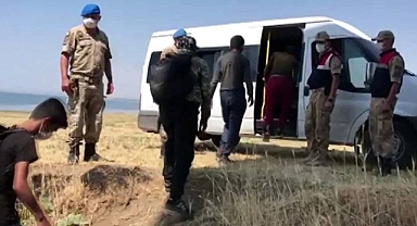 Van'da 113 Kaçak Göçmen Yakalandı: 4 İnsan Kaçakçısı Gözaltı