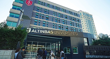 Altınbaş Üniversitesi'nin Neredeyse Türk Bulunmayan Mezuniyet Töreni Gündem Oldu
