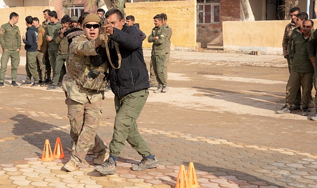 ABD Askerleri, Kürtçü Terör Örgütü PKK/YPG'li Teröristleri Eğitmeye Devam Ediyor