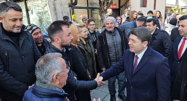 Adalet Bakanı AKP İçin Oy İstedi: Oyları Bölmeyelim, AKP'nin Ampulünün Altında Birleşelim