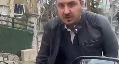 Ataşehir'de Aralarında Yol Verme Kavgası Çıkan Sürücülerden Biri Aracın Önünü Kesip, Kapısını Açmayan Diğer Sürücüyü Tehdit Etti