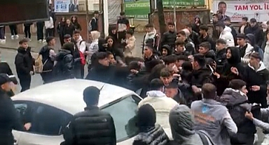 Avcılar'da Liseliler Arasında Bıçaklı Kavga:3 Yaralı