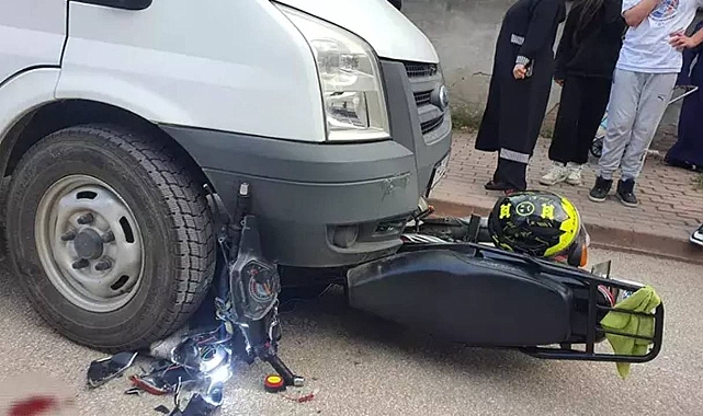 Bir Ehliyetsiz Sürücü Vakası da Bursa'dan: Polisin 'Dur' İhtarına Uymadı, Arkadaşı ile Kamyonetin Altına Girdi