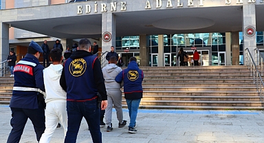 Biri 154, Diğeri 20 Suçtan Aranan 2 Şüpheli, Yunanistan'a Kaçarken Yakalandı