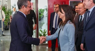 CHP ve Kürtçü DEM'in 'Kent Uzlaşısı': Bebek Katili Öcalan İçin Pasta Kesen Kürtçü 1. Sıradan Meclis Üyesi Adayı