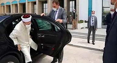 Diyanet Doymuyor: Başkan Yardımcıları 'Biz Neden Passat’a Biniyoruz?' Diyerek Daha Lüks Araç İstedi İddiası