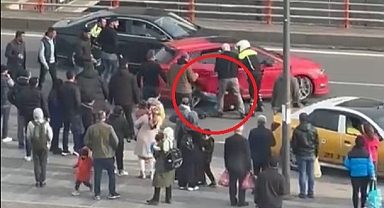 Diyarbakır'da Bir Maganda, Tartıştığı Trafik Polislerinin Üzerine Aracını Sürüp Bir Kişiye Çarparak Kaçtı