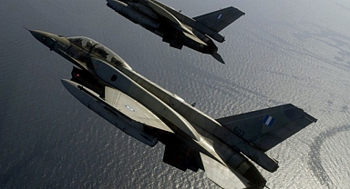 Ege Denizi'nde Yunanistan'a Ait F-16 Uçağı Düştü