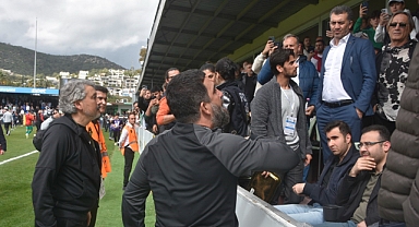 Eyüpspor-Bodrumspor Maçında Gerginlik: Başkanlar Sahaya İndi, Bir Futbolcu Hastaneye Kaldırıldı
