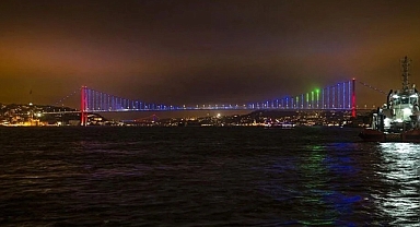 İstanbul'da Kargo Gemisi Arızalandı: Gemi Trafiği Çift Yönlü ve Geçici Olarak Askıya Alındı