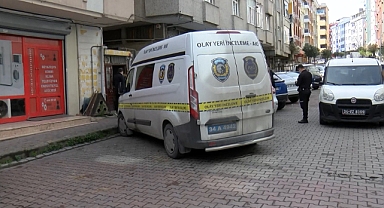 İstanbul'da Yangın Söndü Dehşet Ortaya Çıktı: Elleri Arkadan Bağlanmış Erkek Cesedi Bulundu