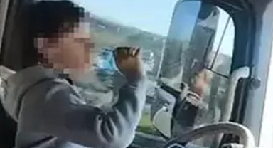 İzmir'de Otoyolda 12 Yaşındaki Kızına Çekici Kullandıran Baba ile İlgili Adli İşlem Başlatıldı