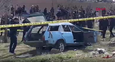 Konya'da Otomobil, Otobüs Durağına Daldı: 3 Ölü 6 Yaralı