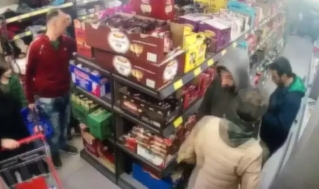 Markette Herkesin Gözü Önünde Uyuşturucu Alışverişi Yaptılar