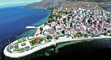 Marmara Adası'nda Kaçak Suriyeliler, Cuma Günlerini Tatil İlan Etti İddiası 