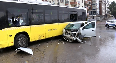 Sultanbeyli'de Korkunç Kaza: İETT Otobüsü Otomobil İle Çarpıştı, 6 Kişi Yaralandı 