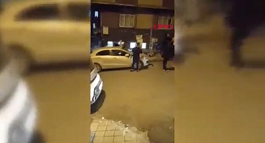Sultangazi'de Sokak Ortasında Komşular Arasında Çıkan Tartışma Sopalı Kavgaya Döndü