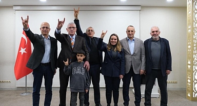 Ülkücülerden Adana'da Ayyüce Türkeş'e Destek