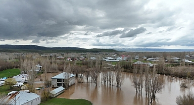 Ağrı'da Dere Taştı: Çok Sayıda Ev Su Altında Kaldı