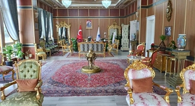 AKP'den CHP'ye Geçen Yunusemre Belediyesi'nin Eski Başkanının Yeni Bina ve Makam Odası İçin 4 Milyon Dolar Harcama Yaptığı Ortaya Çıktı