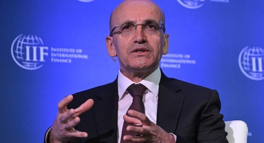AKP'li Mehmet Şimşek: Halkı Enflasyonun Düşeceğine İkna Etmemiz Gerekiyor 