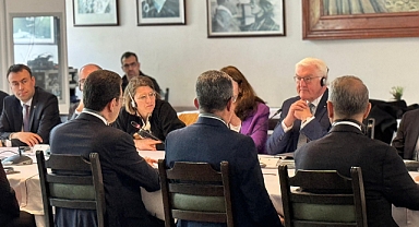 Almanya Cumhurbaşkanı Steinmeier, Ekrem İmamoğlu ile Sirkeci Garı'nda Bir Araya Geldi 
