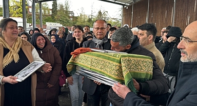 Almanya'da Kundaklama Sonucu Ölen Türk Aile Toprağa Verildi: Sorumlular Hala Bulunamadı